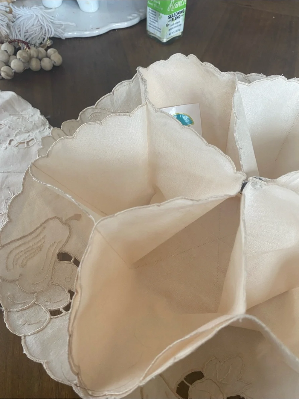 Peking NWT Vintage Cream Fabric bun warmer